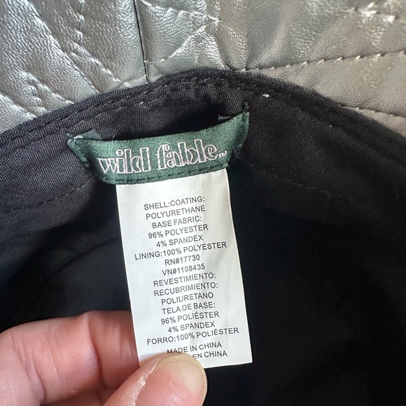 NWT Women’s Wild Fable Silver Metallic Lightening Embroidered Bucket Hat - Picture 7 of 7